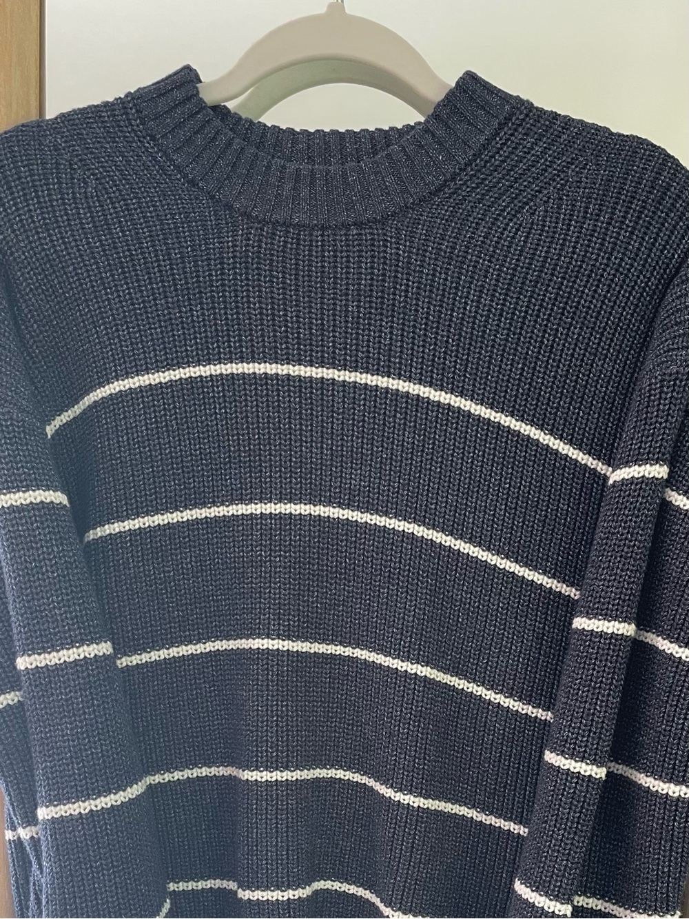 Faherty Sunwashed Fisherman Sweater in Watermill Stripe, like new, size XS - Picture 3 of 4